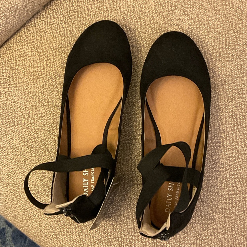 Elegant Black Flats with Ankle Strap